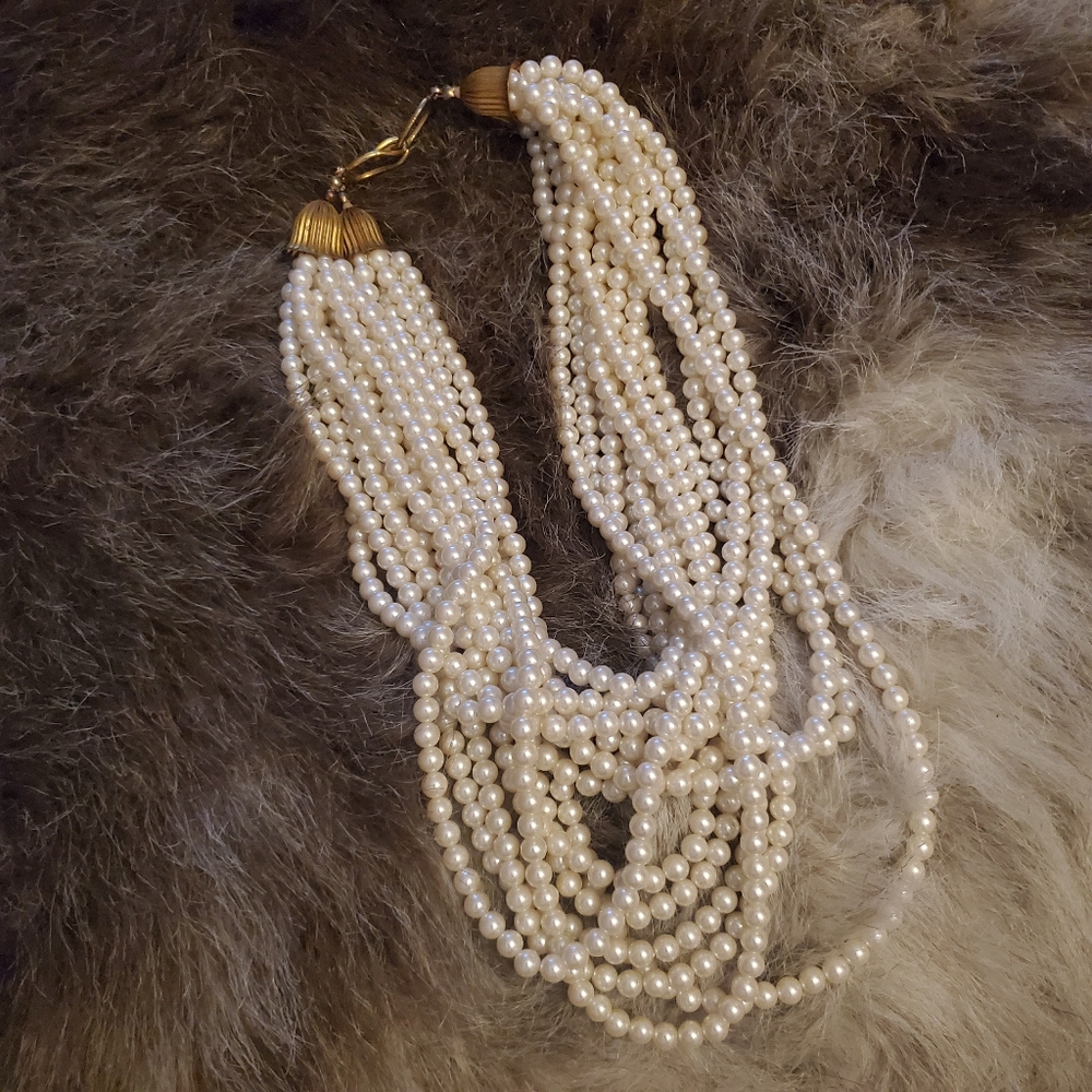 Vintage Beaded "Pearl" Necklace